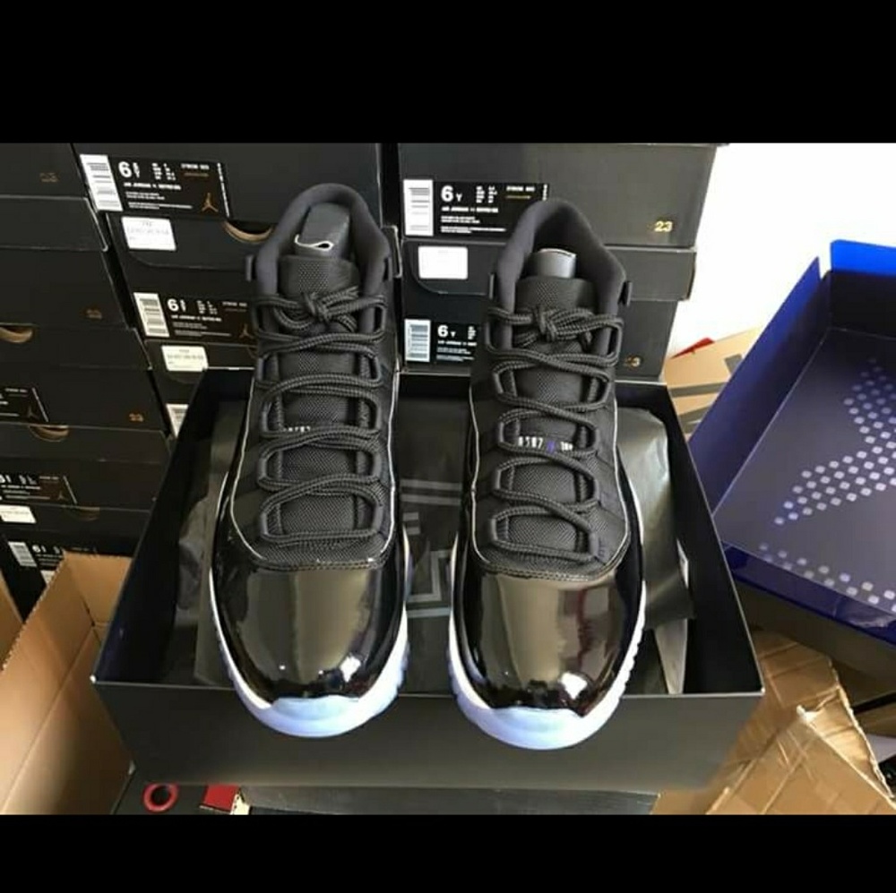 Nike air jordan space jam 11s 1 left size 11 mens